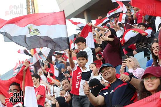 علم مصر يرفرف باستاد القاهرة فى تكريم المنتخب علم مصر يرفرف باستاد القاهرة فى تكريم المنتخب