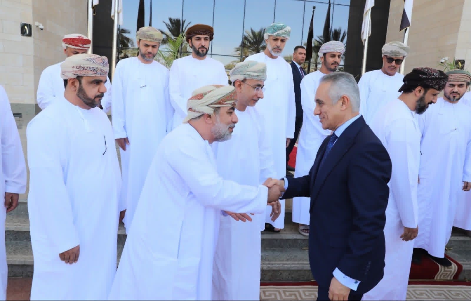 وزير العدل يستقبل الوفد العماني وزير العدل يستقبل الوفد العماني