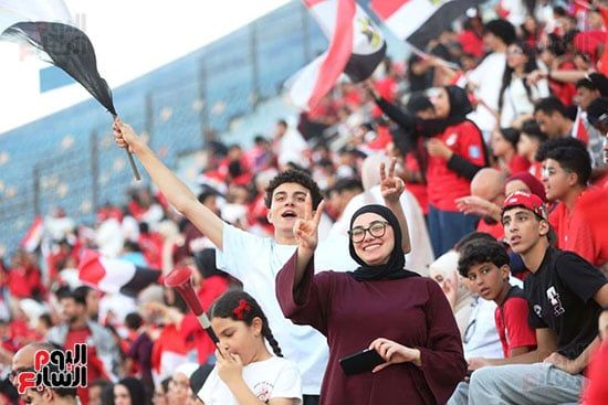 علامة النصر فى المدرجات علامة النصر فى المدرجات