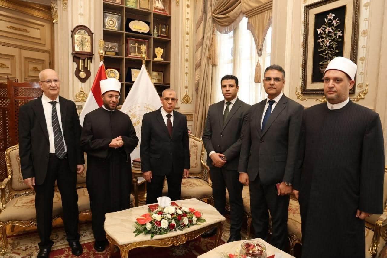 وزير الأوقاف يهنئ رئيس محكمة النقض بمناسبة توليه منصبه (2) وزير الأوقاف يهنئ رئيس محكمة النقض بمناسبة توليه منصبه (2)