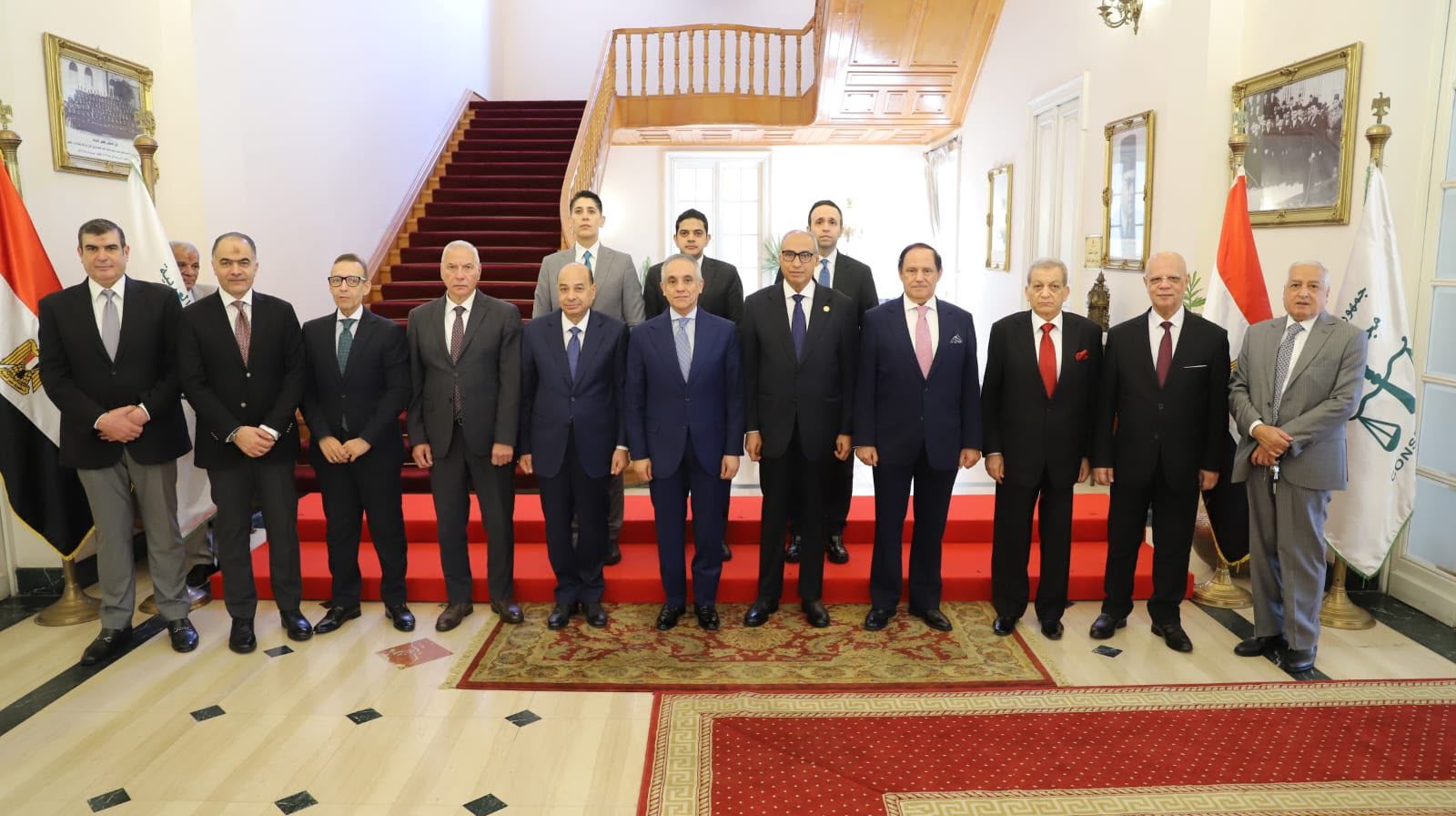 وزير العدل يهنئ رئيس مجلس الدولة بمناسبة توليه منصبه الجديد (3) وزير العدل يهنئ رئيس مجلس الدولة بمناسبة توليه منصبه الجديد (3)