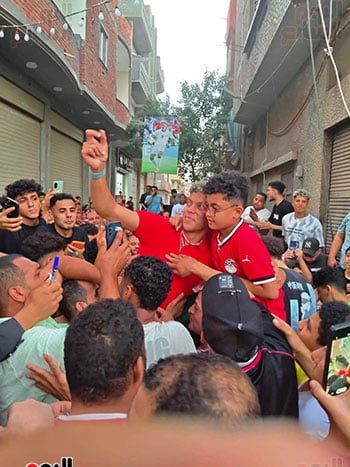 إمام-عاشور-يحتفل-مع-أهالى-السنبلاوين-(3)
