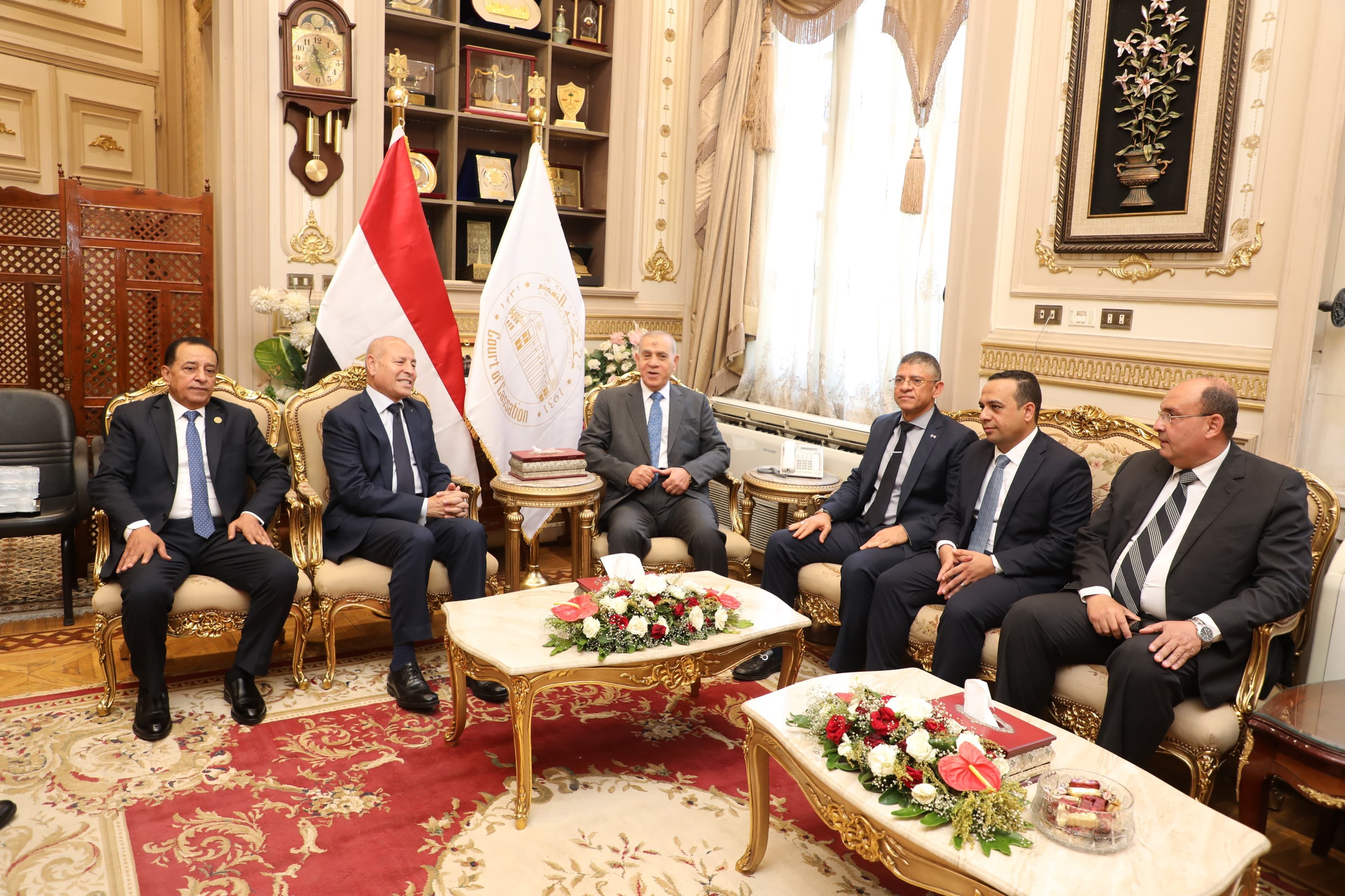 محافظ القاهرة يهنئ رئيس محكمة النقض محافظ القاهرة يهنئ رئيس محكمة النقض