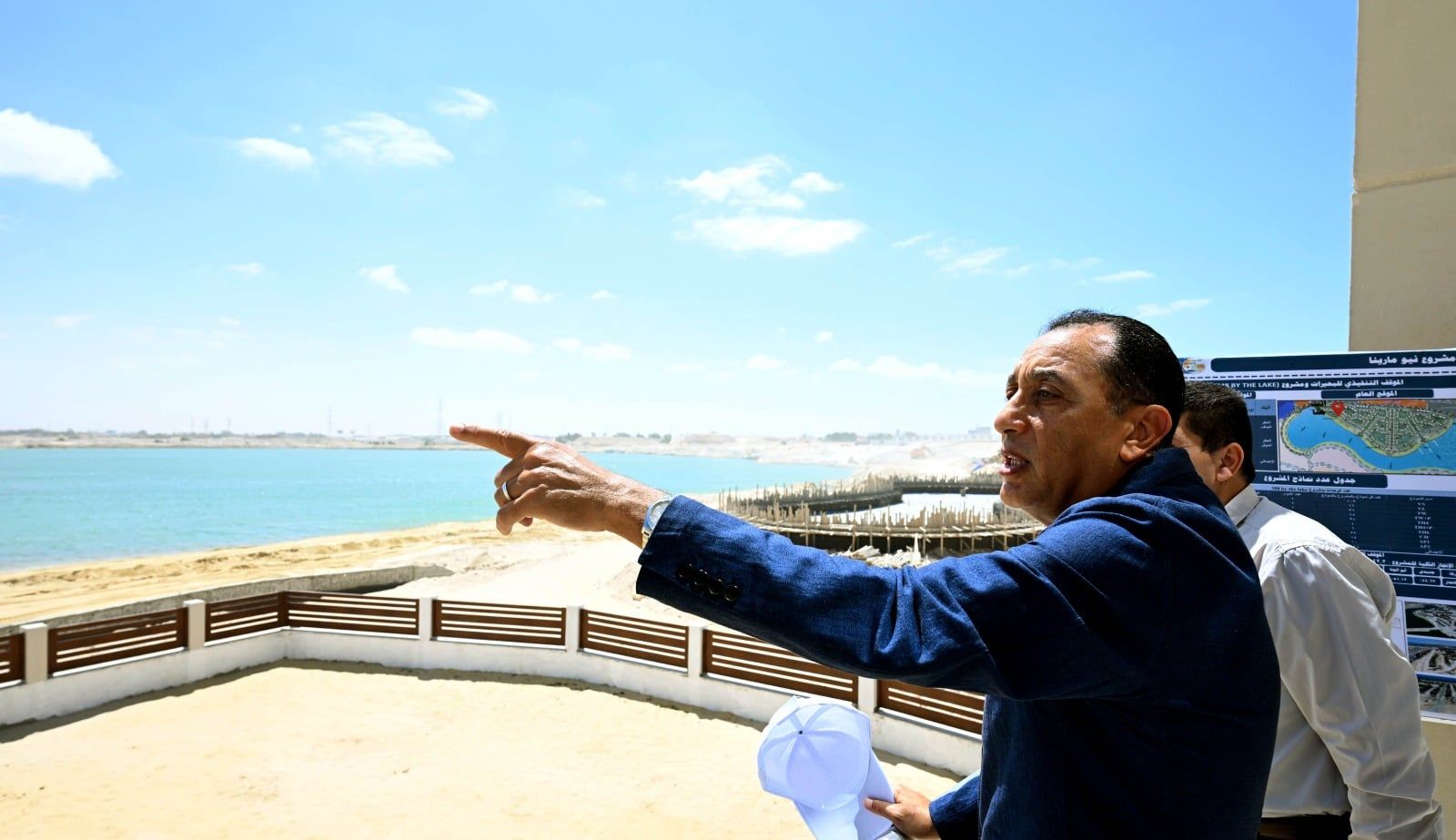 رئيس الوزراء يتفقد مشروع M8 by the Lake المطل على البحيرات الجنوبية ومحطة تجديد المياه (4) رئيس الوزراء يتفقد مشروع M8 by the Lake المطل على البحيرات الجنوبية ومحطة تجديد المياه (4)