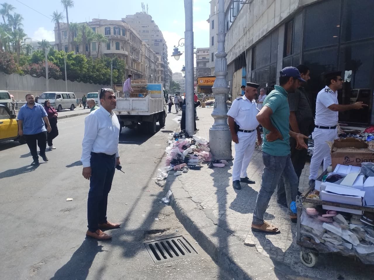الأجهزة التنفيذية والأمنية في حملة مكبرة بالمنشية الإسكندرية الأجهزة التنفيذية والأمنية في حملة مكبرة بالمنشية الإسكندرية