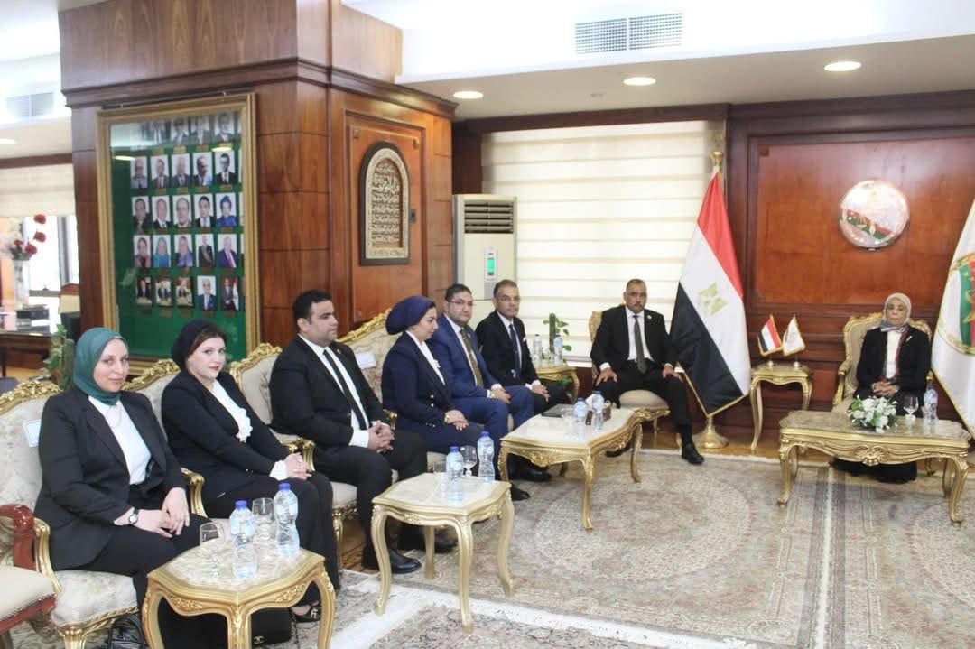 رئيسة النيابة الإدارية تستقبل مجلس إدارة نادي مستشاري الهيئة 3 رئيسة النيابة الإدارية تستقبل مجلس إدارة نادي مستشاري الهيئة 3