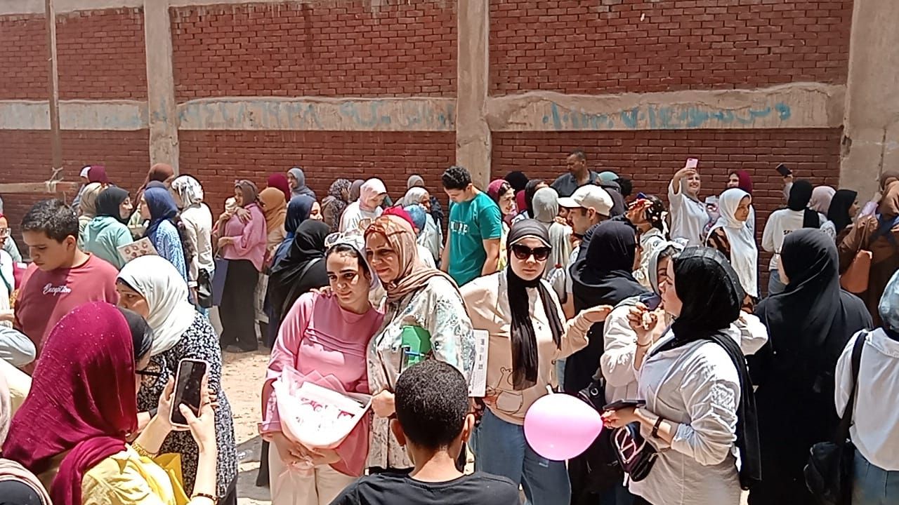 تعدد الهدايا للطالبات تعدد الهدايا للطالبات