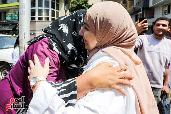 بالاحضان بعد الانتهاء من امتحانات الثانوية العامة (2) بالاحضان بعد الانتهاء من امتحانات الثانوية العامة (2)