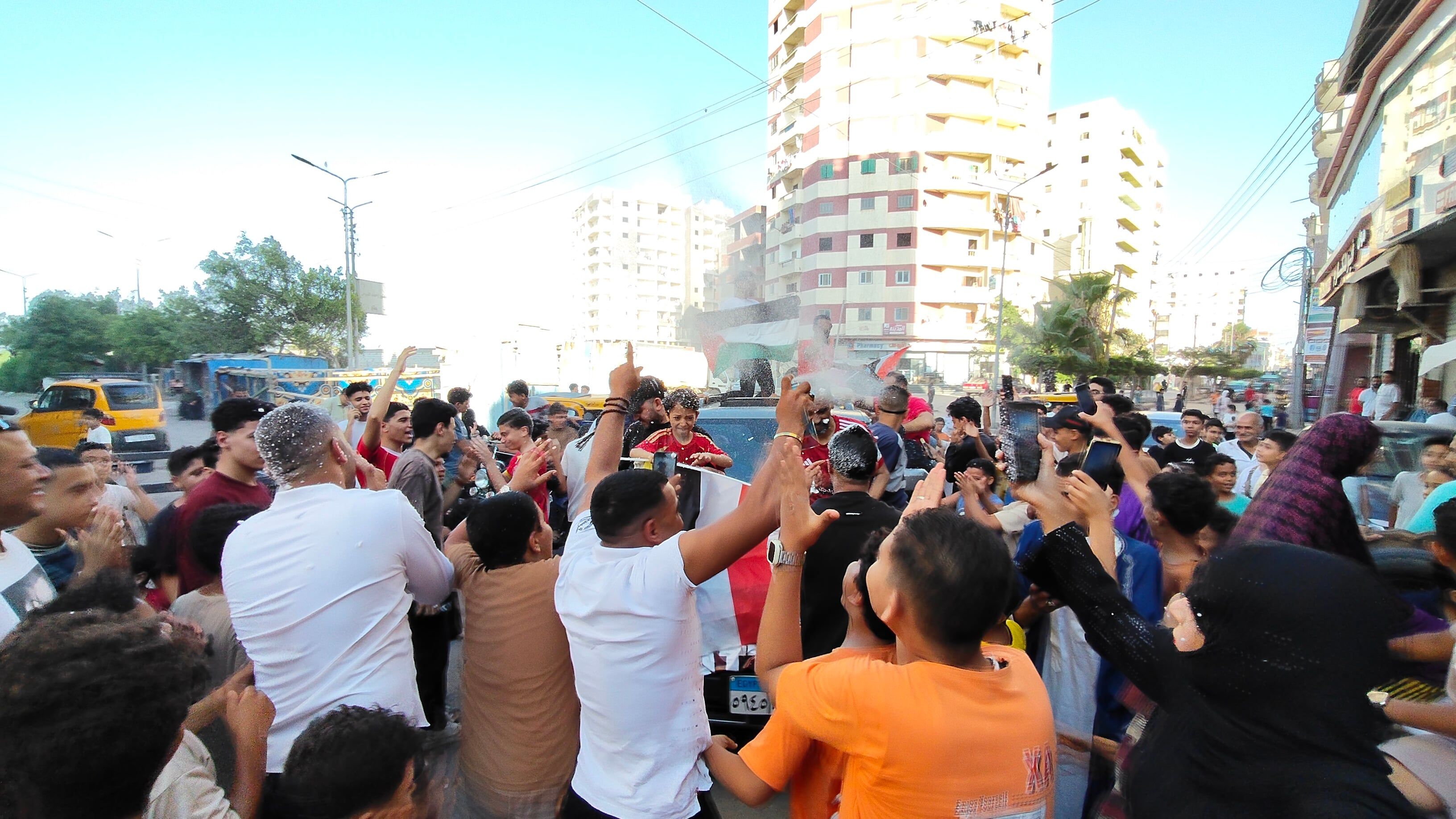 أهالى البحيرة يستقبلون مروان عطية بمسقط رأسه بكفر الدوار أهالى البحيرة يستقبلون مروان عطية بمسقط رأسه بكفر الدوار