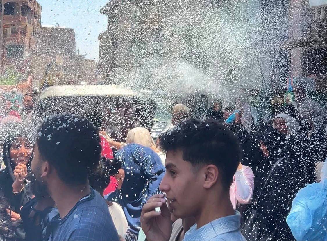 احتفال طلاب قنا بانتهاء امتحانات الثانوية العامة (3) احتفال طلاب قنا بانتهاء امتحانات الثانوية العامة (3)