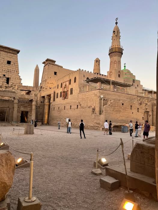 زيارات سياحية مميزة داخل معبد الأقصر زيارات سياحية مميزة داخل معبد الأقصر
