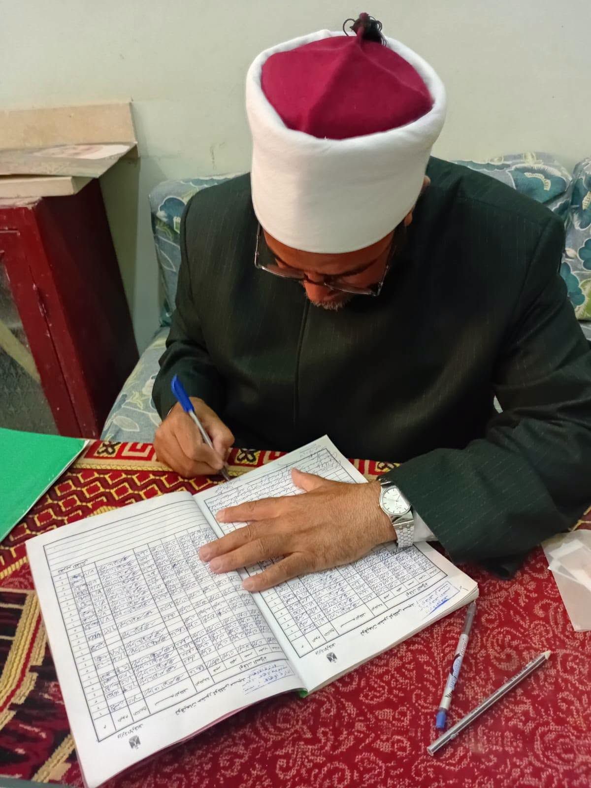 جولة بمساجد إدارة أوقاف أرمنت لمتابعة انتظام العمل الدعوي جولة بمساجد إدارة أوقاف أرمنت لمتابعة انتظام العمل الدعوي