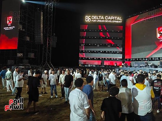توافد-الجماهير-على-حفل-تامر-حسنى توافد-الجماهير-على-حفل-تامر-حسنى