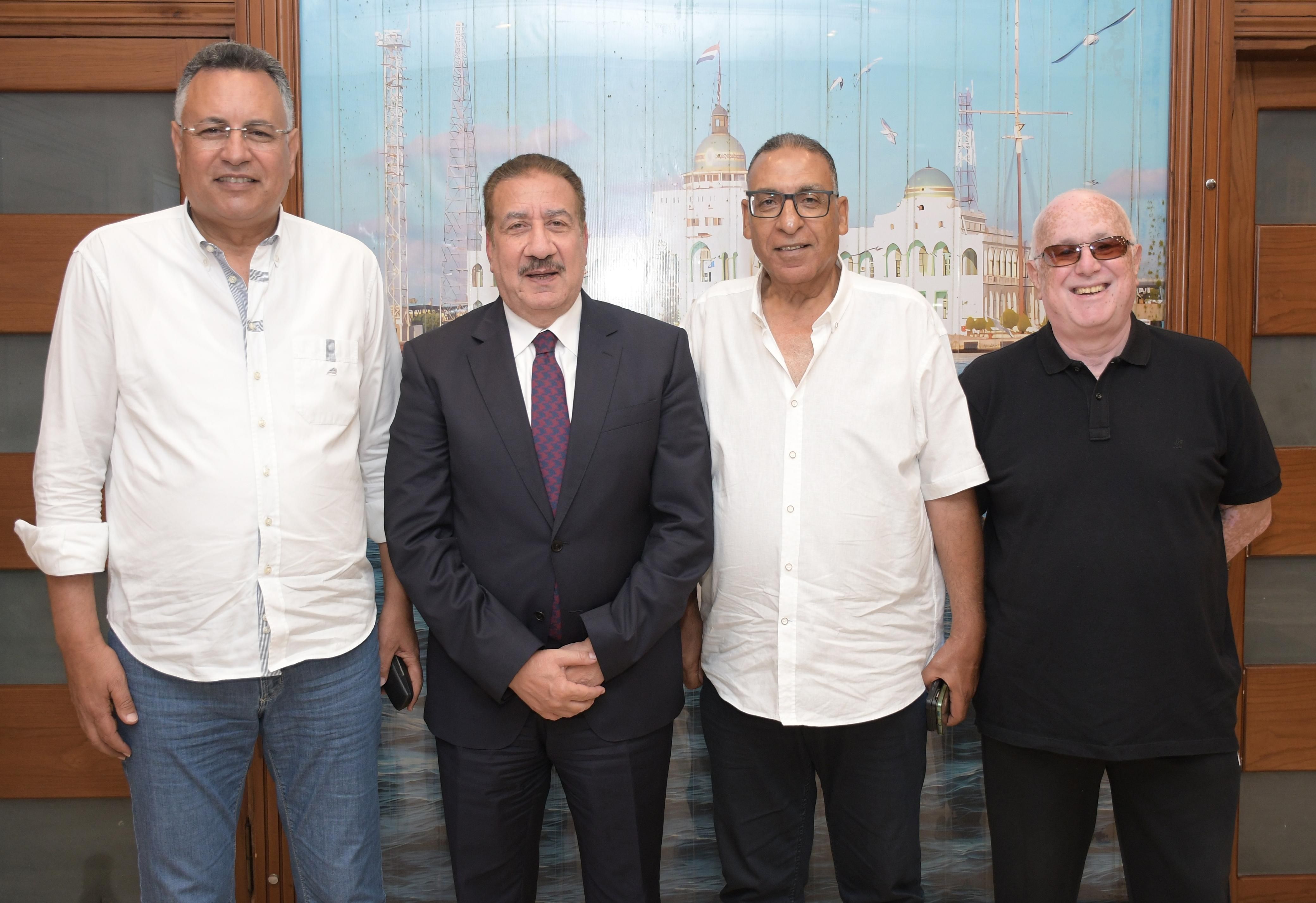 محافظ بورسعيد مع مجلس المصري محافظ بورسعيد مع مجلس المصري