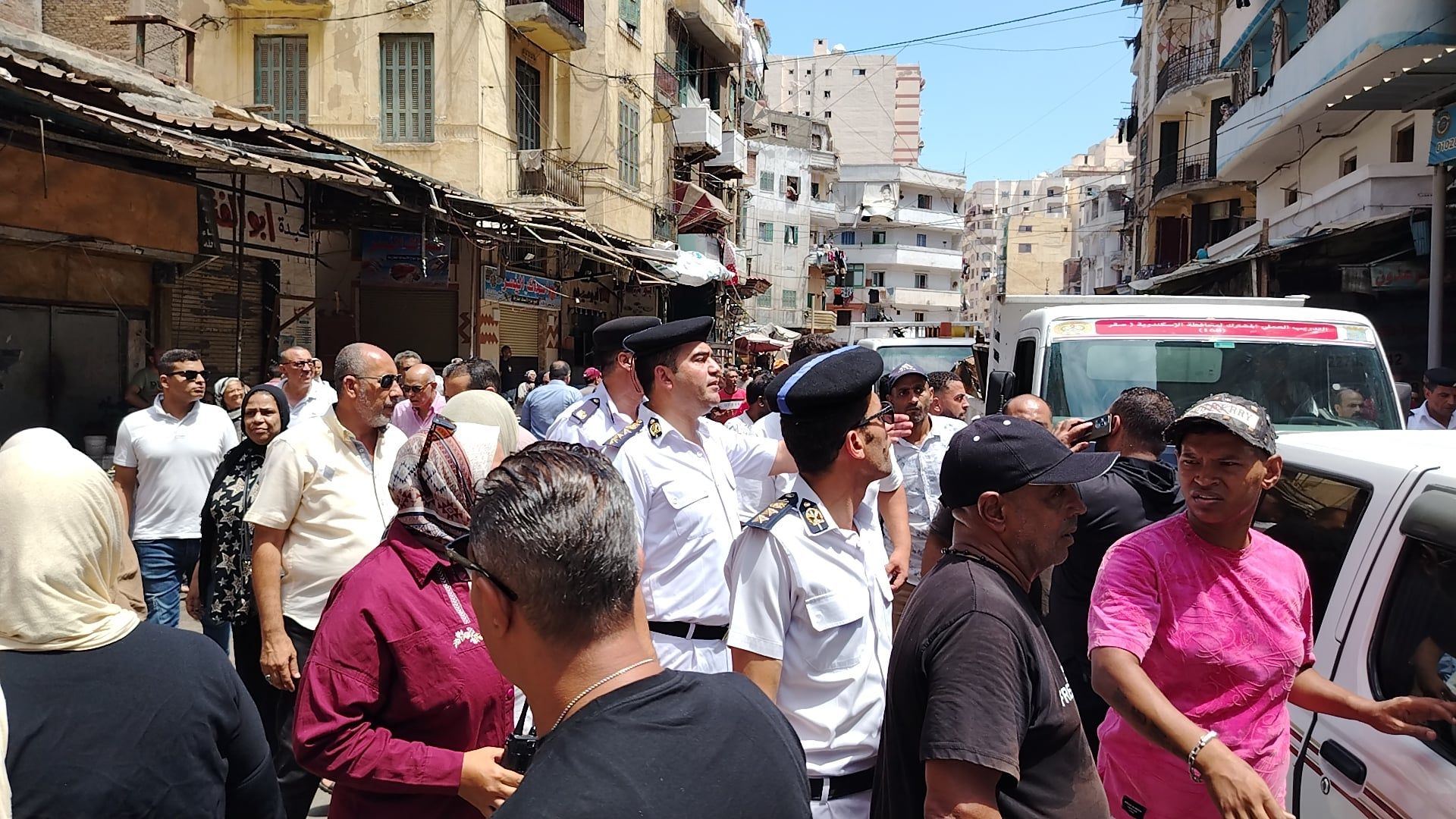 حملة مكبرة في سوق الميدان بالإسكندرية حملة مكبرة في سوق الميدان بالإسكندرية