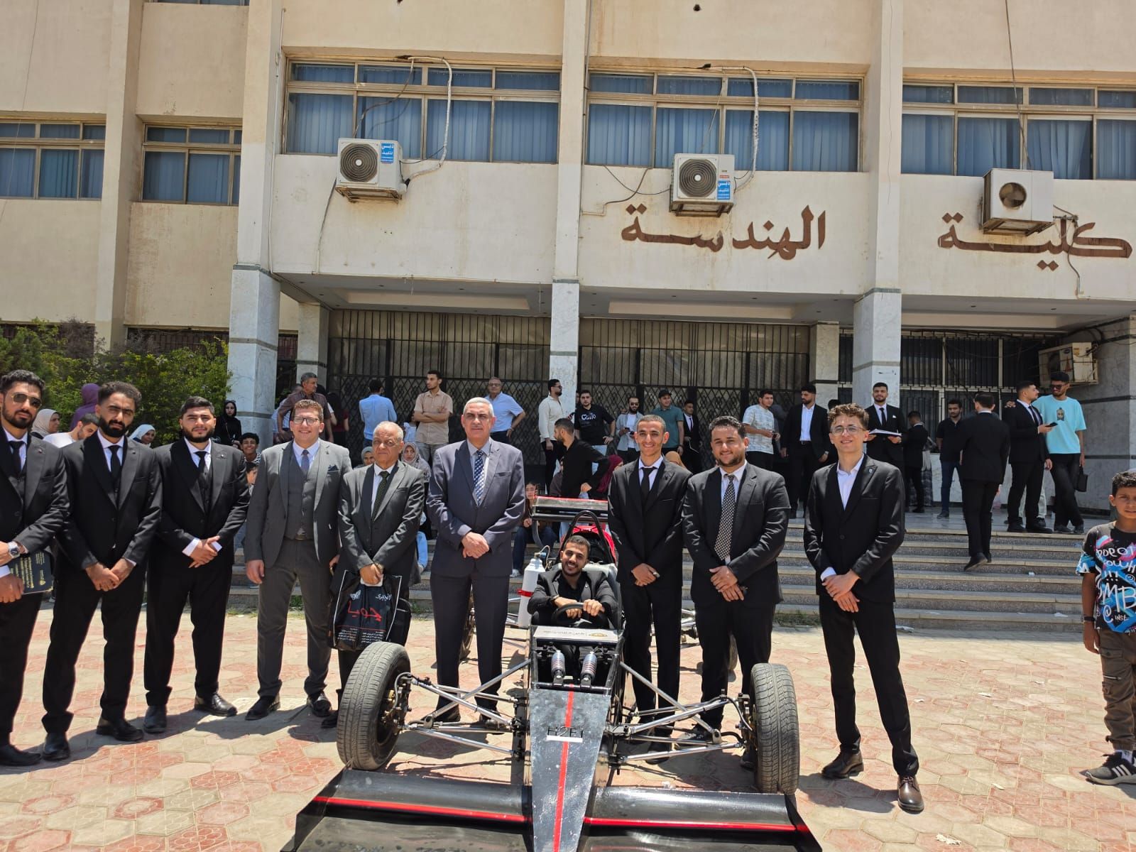 طلاب هندسة الزقازيق يبتكرون سيارة فورمولا صديقة للبيئة تعمل بالبنزين والهيدروجين طلاب هندسة الزقازيق يبتكرون سيارة فورمولا صديقة للبيئة تعمل بالبنزين والهيدروجين