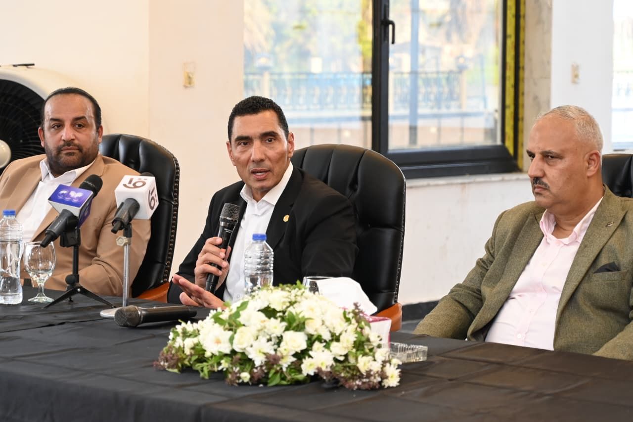 زيارة وزير الشباب والرياضة لنادى الصجفيين (1) زيارة وزير الشباب والرياضة لنادى الصجفيين (1)