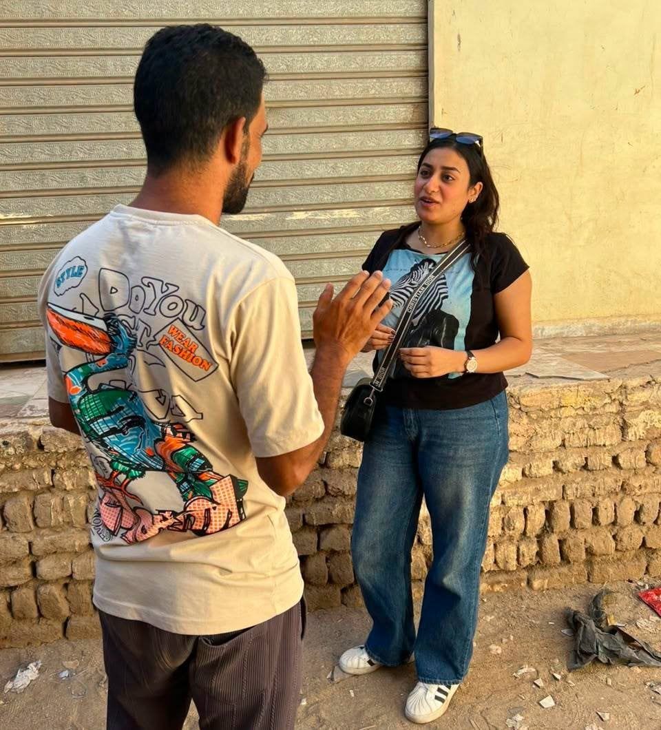 حملات طرق الأبواب لترشيد الإستهلاك وحصر شكاوى المواطنين بالأقصر حملات طرق الأبواب لترشيد الإستهلاك وحصر شكاوى المواطنين بالأقصر