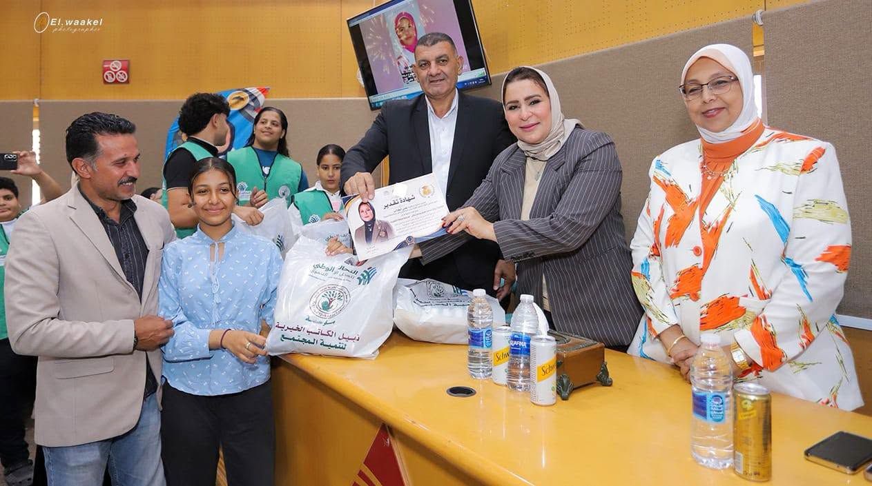 نبيل الكاتب الخيرية لتنمية المجتمع عضو التحالف الوطني تكرّم أوائل الشهادة الإعدادية (3) نبيل الكاتب الخيرية لتنمية المجتمع عضو التحالف الوطني تكرّم أوائل الشهادة الإعدادية (3)