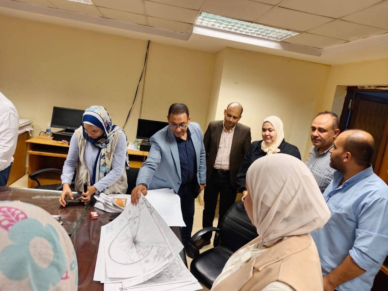 أثناء استطلاع أراء الطلاب أثناء استطلاع أراء الطلاب