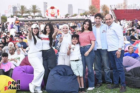 فان زوون يجمع الجماهير فان زوون يجمع الجماهير