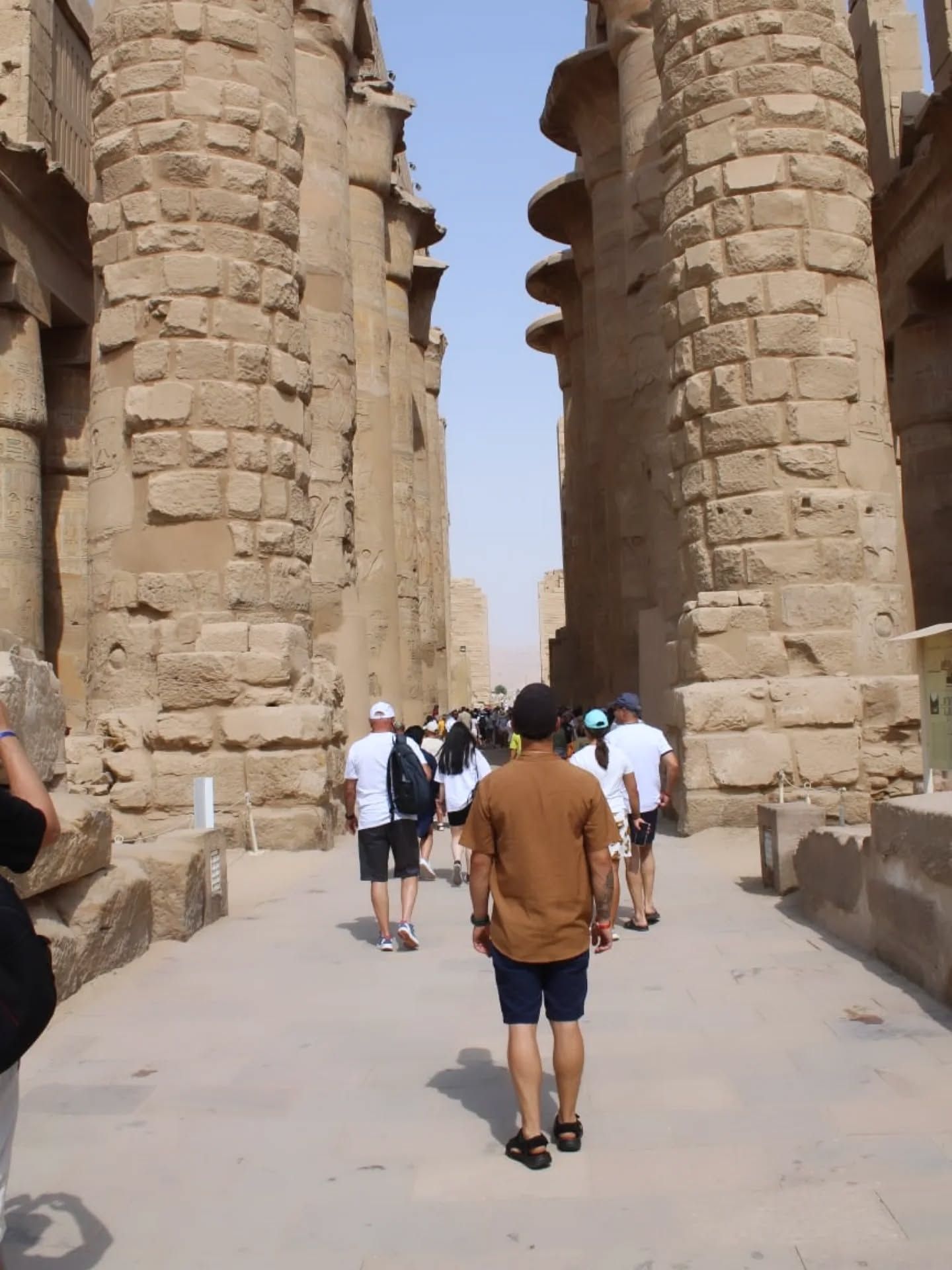 التوافد السياحي داخل معابد الكرنك التوافد السياحي داخل معابد الكرنك