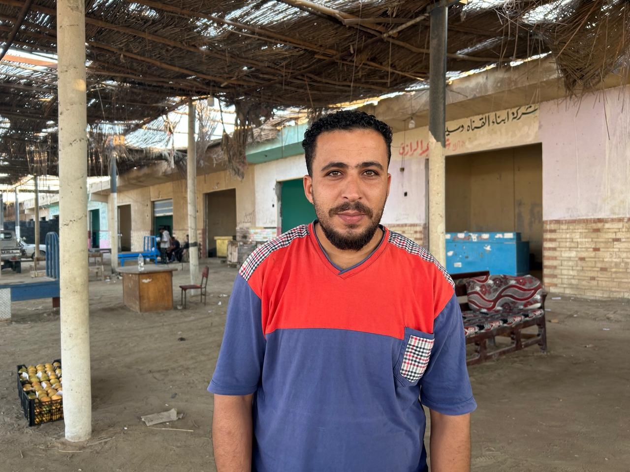 أحد العاملين بالمانجو محمود حسن شعيب أحد العاملين بالمانجو محمود حسن شعيب