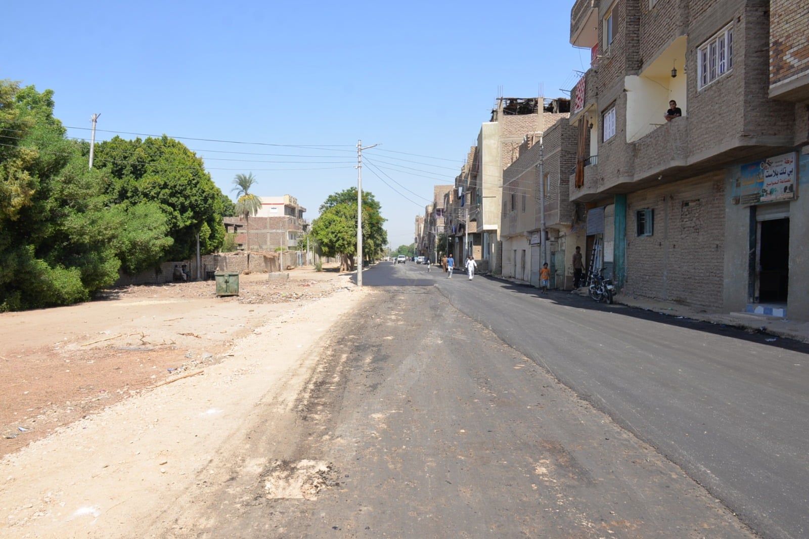 أهالي منطقة الحبيل يعربون عن سعادتهم باستكمال أعمال الرصف أهالي منطقة الحبيل يعربون عن سعادتهم باستكمال أعمال الرصف