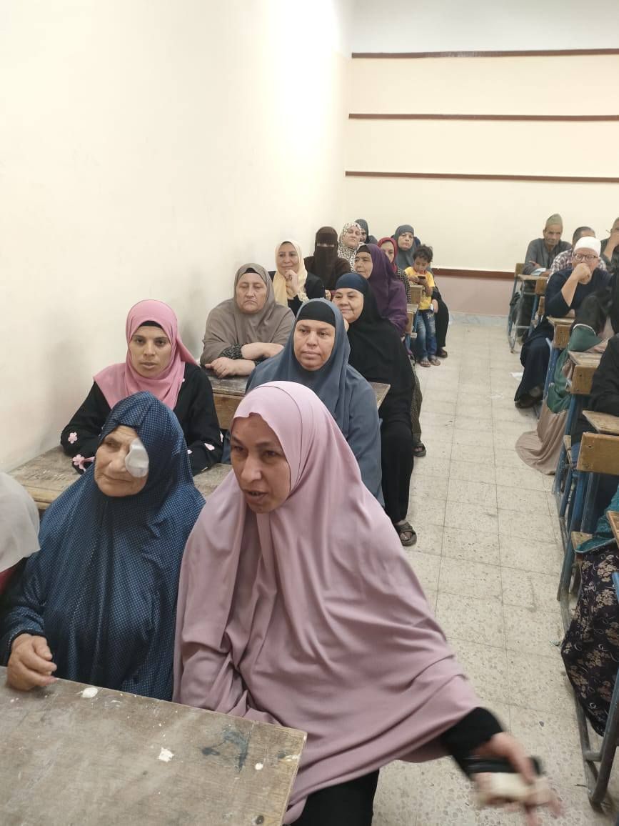 إقبال كبير من السيدات إقبال كبير من السيدات