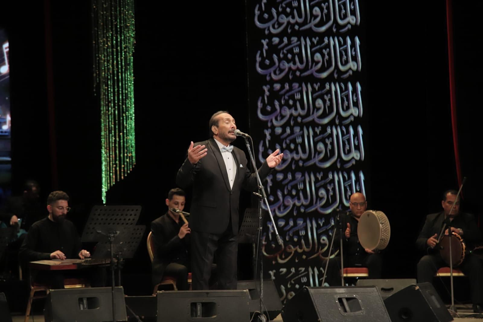 الفنان على الحجار الفنان على الحجار