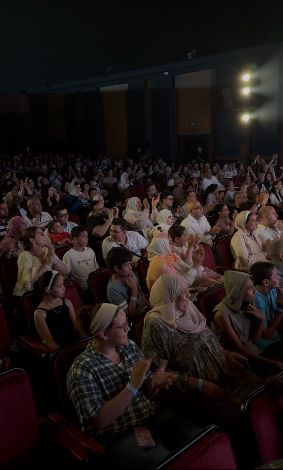 اقبال على مسرحية الساحل الشرير اقبال على مسرحية الساحل الشرير