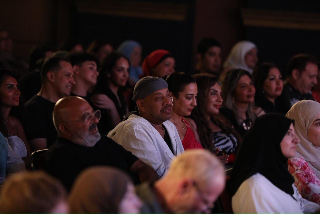 اقبال كبير على مسرحية الساحل الشرير اقبال كبير على مسرحية الساحل الشرير