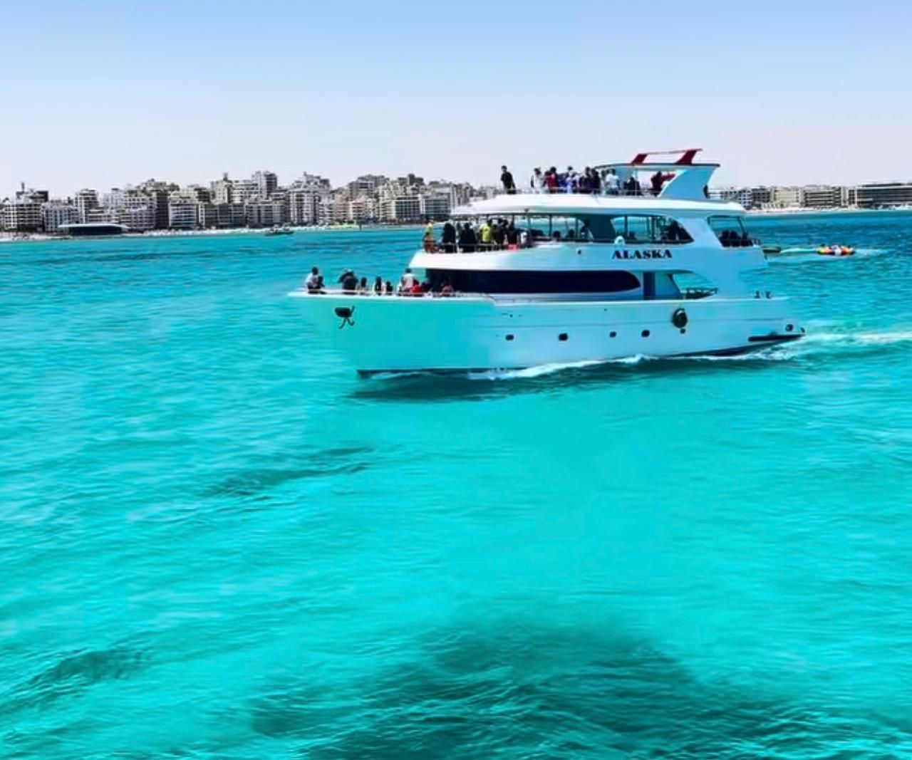 رحلات اليخوت تجذب عشاق المغامرة بمطروح رحلات اليخوت تجذب عشاق المغامرة بمطروح