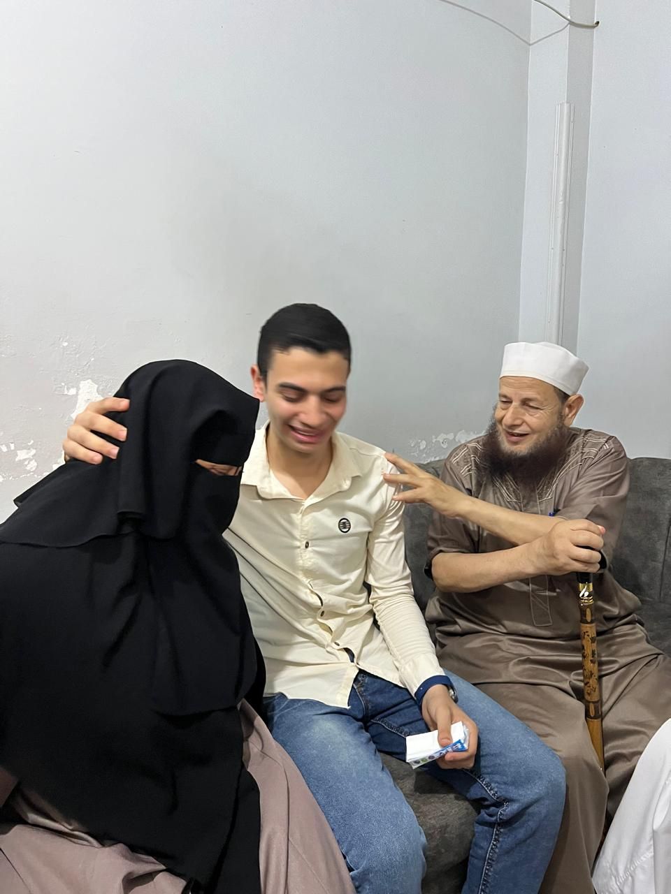 يوسف وجده ووالدته يوسف وجده ووالدته