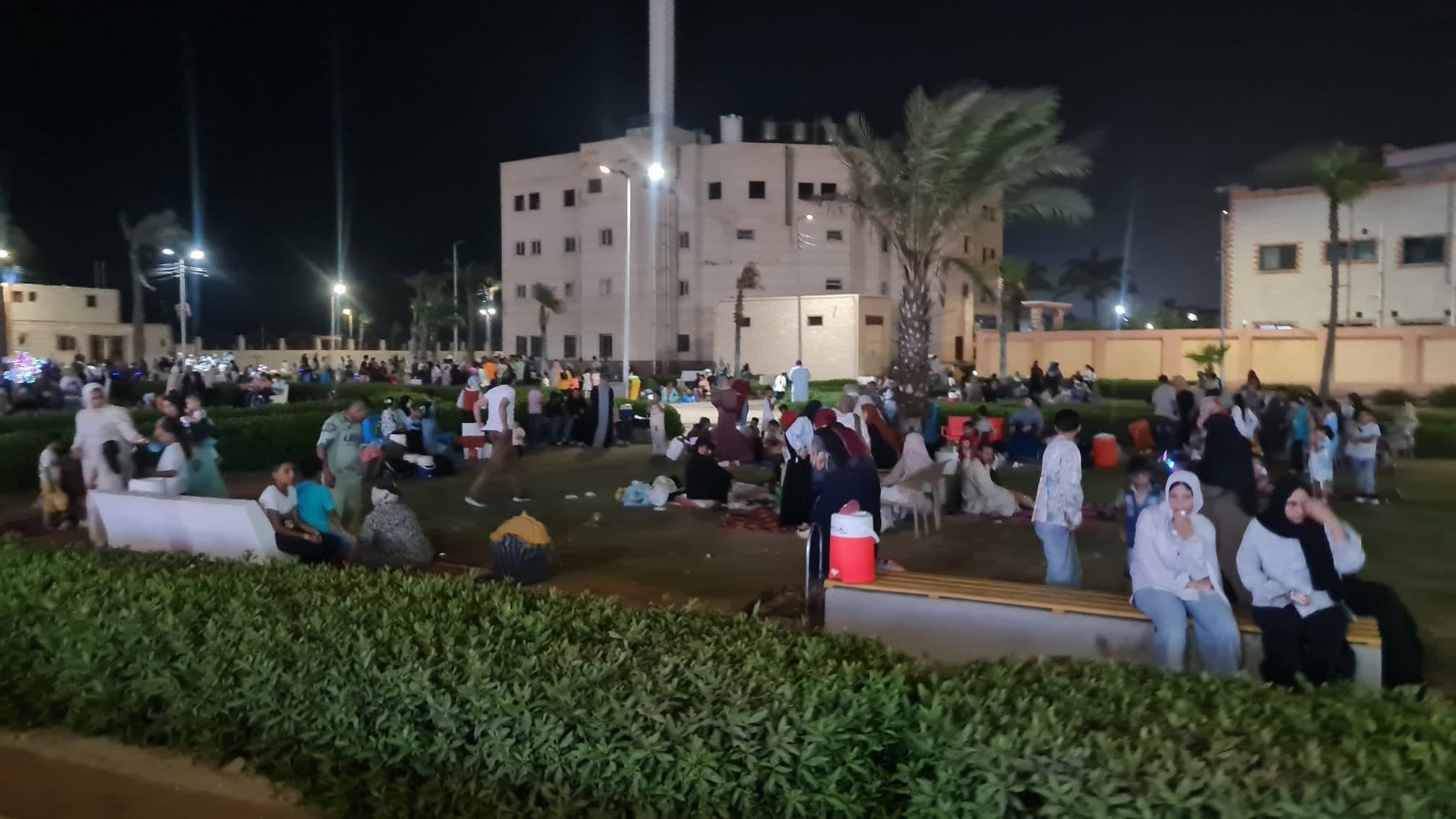 تواجد المصيفين بالميادين تواجد المصيفين بالميادين