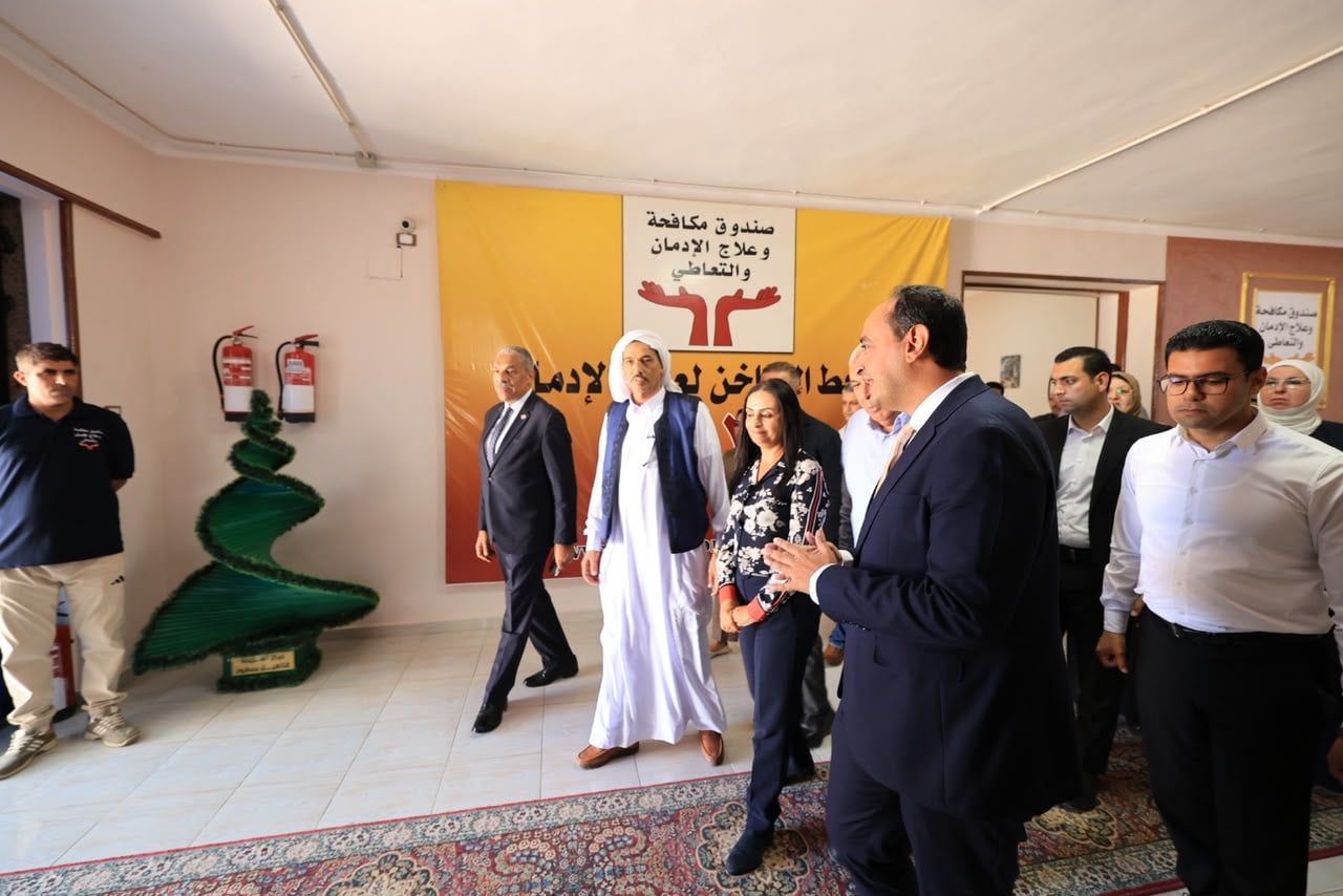 وزيرة التضامن توجه بالتعاقد على المنتجات الحرفية لمتعافي مركز العزيمة بمطروح (2) وزيرة التضامن توجه بالتعاقد على المنتجات الحرفية لمتعافي مركز العزيمة بمطروح (2)