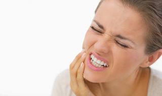 6 حلول منزلية سريعة لألم الأسنان يمكنك تجربتها.. معجون