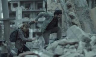 مسلسل
صحاب
الأرض
الحلقة
6..
قصف
بالقرب
من
إياد
نصار
ومنة
شلبى