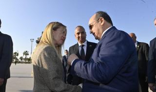 ميلوني
تغادر
الجزائر
بعد
زيارة
عمل
وصداقة