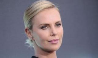 هذه
أصعب
لحظة
فى
حياة
تشارليز
ثيرون..
تعرف
عليها