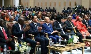 رئيس
الوزراء
يشارك
في
حفل
تنصيب
الرئيس
الجيبوتي
إسماعيل
عمر
جيله