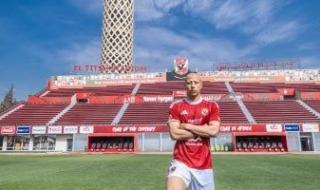 عمرو
الجزار
مدافع
الأهلى
يحتفل
بزفافه
اليوم
بحضور
مشاهير
الكرة