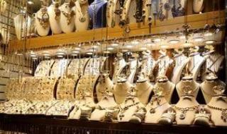 تراجع
أسعار
الذهب
بالسوق
المحلى..
وعيار
21
يسجل
6065
جنيهًا
