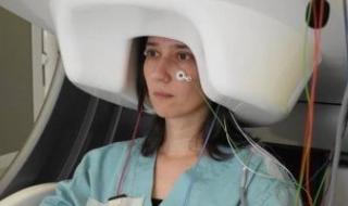 ميتا
تكشف
عن
نظام
جديد
للذكاء
الاصطناعى
يحول
نشاط
دماغك
إلى
نصوص