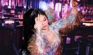 هيفاء
وهبى
تشعل
السوشيال
ميديا
بفستان
زفاف
وزغاريد
قبل
طرح
ديو
صيفى