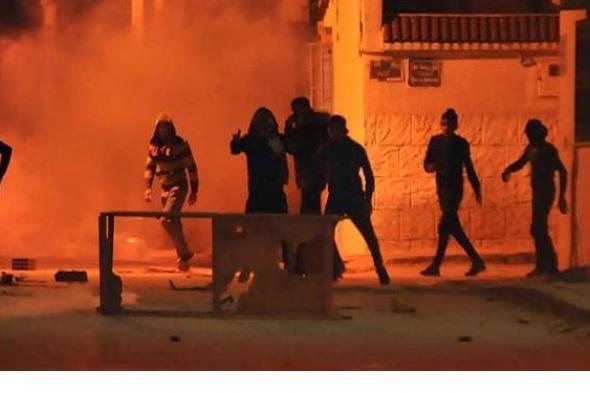 مواجهات عنيفة بين الشرطة ومتظاهرين تونسيين