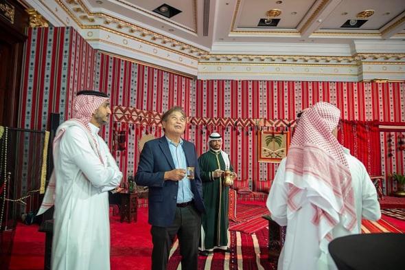 بالصور.. «البيت السعودي» بالمنامة يُعرِّف زاوَّرَه بملف استضافة المملكة كأسَ آسيا 2027