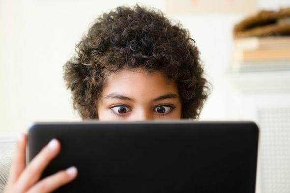 «لاتيني» يدير موقعاً إلكترونياً يحوي مقاطع إباحية للأطفال