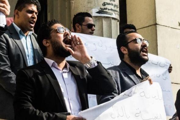 مصر: تعليق دعوى نقابتي المحامين والأطباء لإلغاء الضريبة الإلكترونية