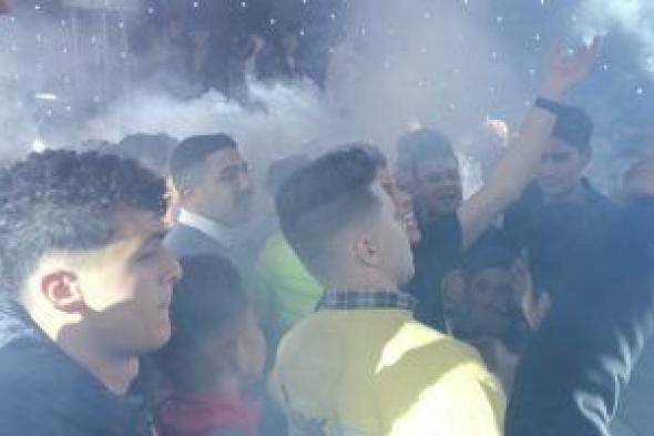 إمام عاشور لاعب المنتخب يحتفل بـ"الحنة" على أنغام المهرجانات والشماريخ بالدقهلية